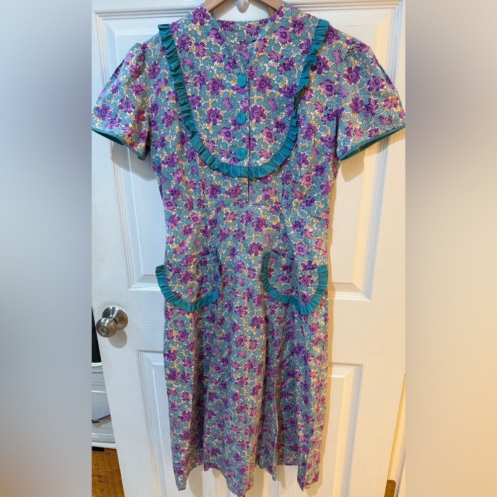 Vibrant Floral Midi Dress with Ruffle Details